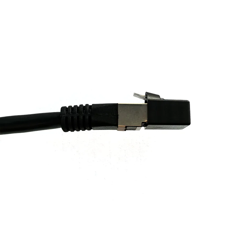 Quels sont les principaux avantages du faisceau de câbles d'équipement spécialisé avec connecteur RJ45 ?